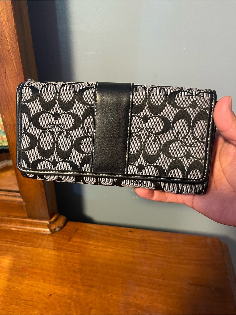 No coach  Black and Gray Signature Continental Wallet